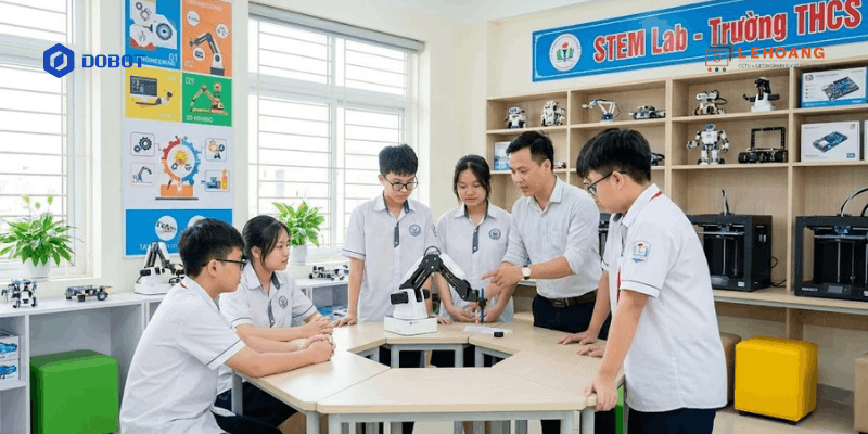  Phòng lab STEM hiện đại với robot DOBOT Magician tại trường học Việt Nam - Lê Hoàng Robotics