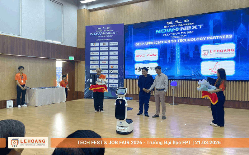 Lễ bế mạc FPT Tech Fest 2026 vinh danh đối tác công nghệ Lê Hoàng Robotics với robot KEENON trên sân khấu