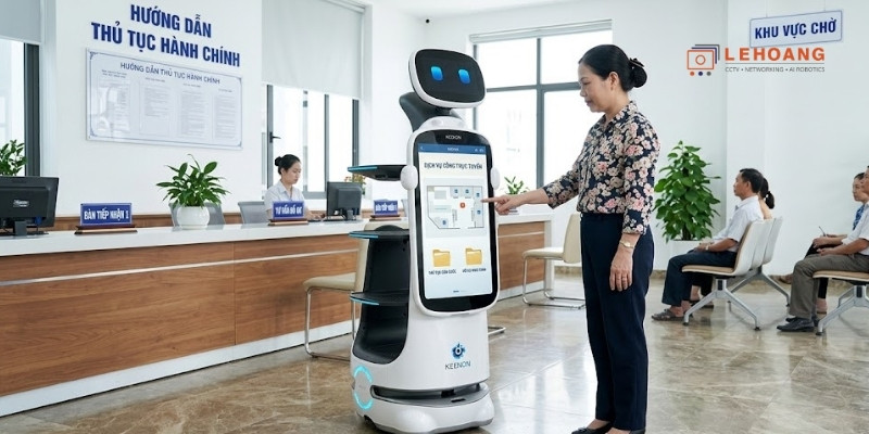Robot KEENON T11 hoạt động trong môi trường văn phòng và dịch vụ hành chính công
