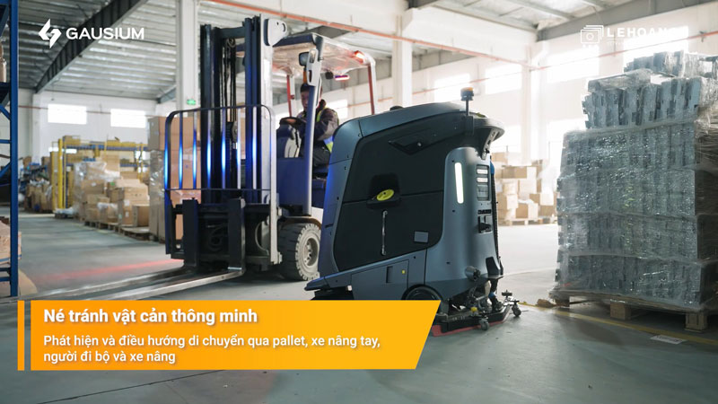 Cảm biến AI giúp robot vệ sinh nhà xưởng di chuyển an toàn qua xe nâng và pallet