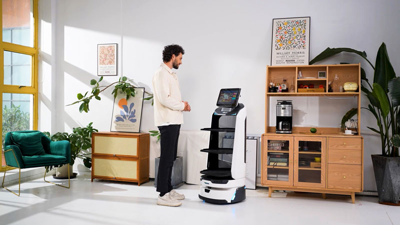 Robot giao hàng LuckiBot Pro tối ưu hóa năng suất và trải nghiệm ẩm thực cho nhà hàng