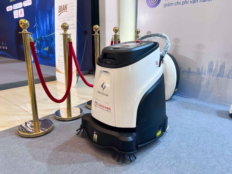 Robot vệ sinh Gausium Vacuum 40 tại gian hàng Lê Hoàng Robotics