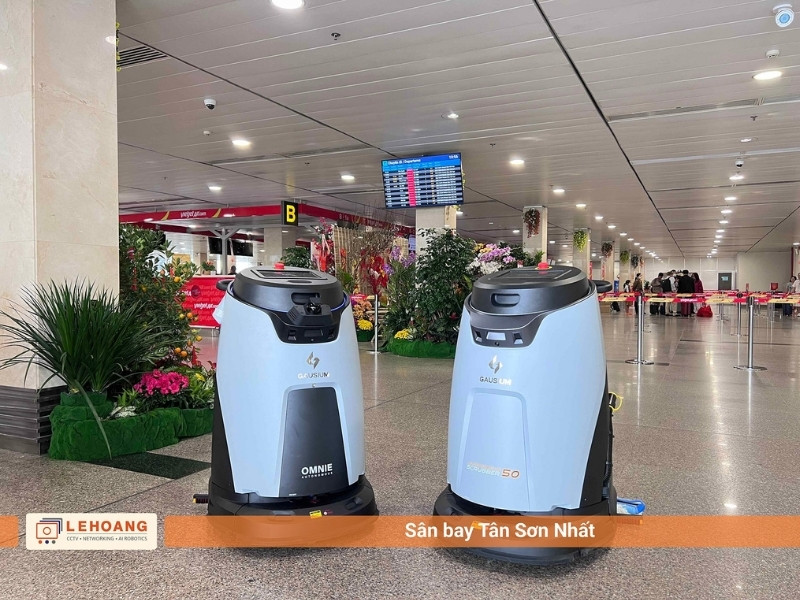 Giải pháp robot vệ sinh công nghiệp gausium scrubber 50 & omnie tại sân bay Tân Sơn Nhất