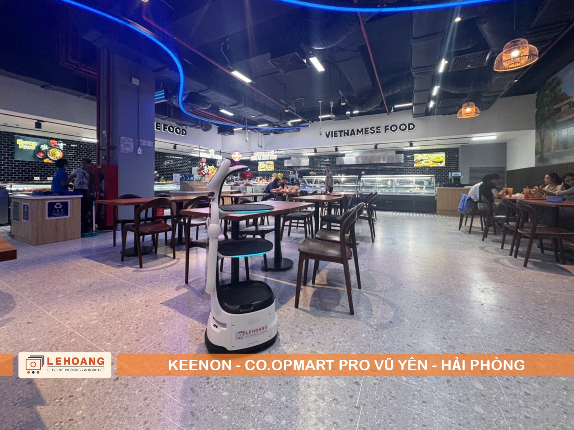 Robot phục vụ KEENON chínhthức hoạt động tại Co.opmart Pro Vũ Yên - Hải Phòng