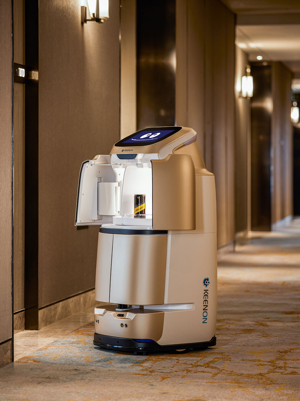 Robot khách sạn